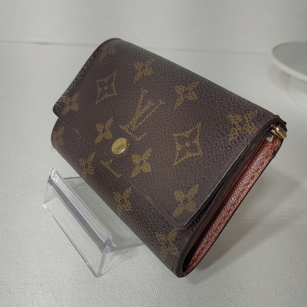 Louis Vuitton Compact Monogram Sarah Wallet - Picture 6 of 15